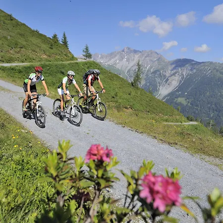 Semesterbostad Helvetia Sankt Anton am Arlberg